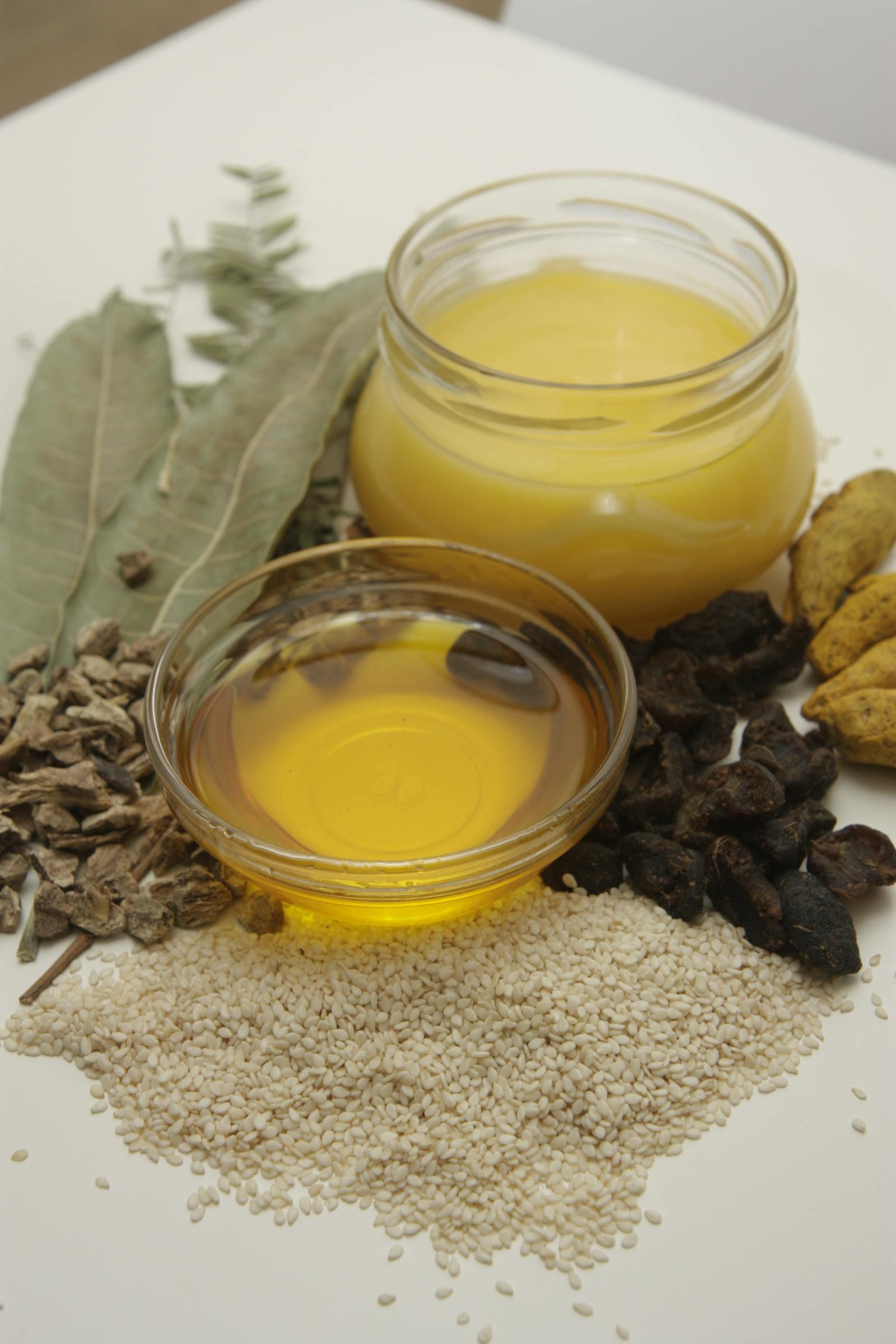 આયુર્વેદિક ઔષધિઓ, ઘી અને તેલ