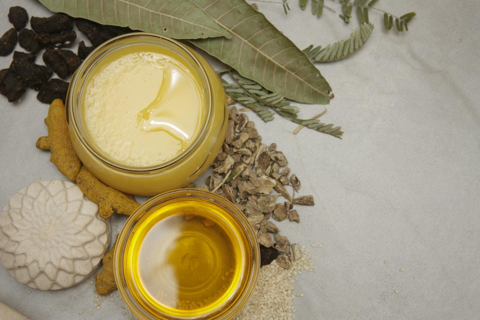 આયુર્વેદિક ઘી, તેલ અને ઔષધિઓ